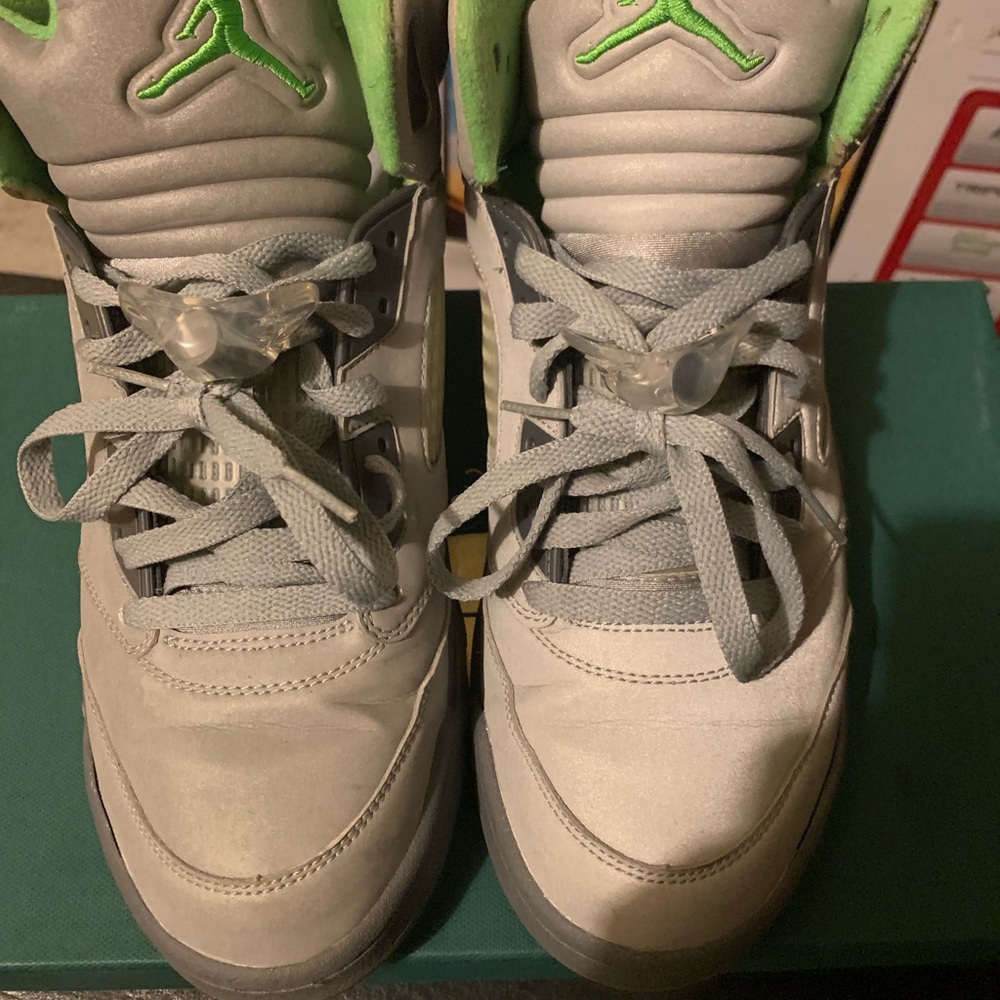 Jordan retro 5 green been size 10.5